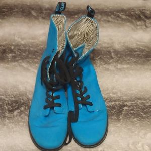 Canvas Dr. Martens